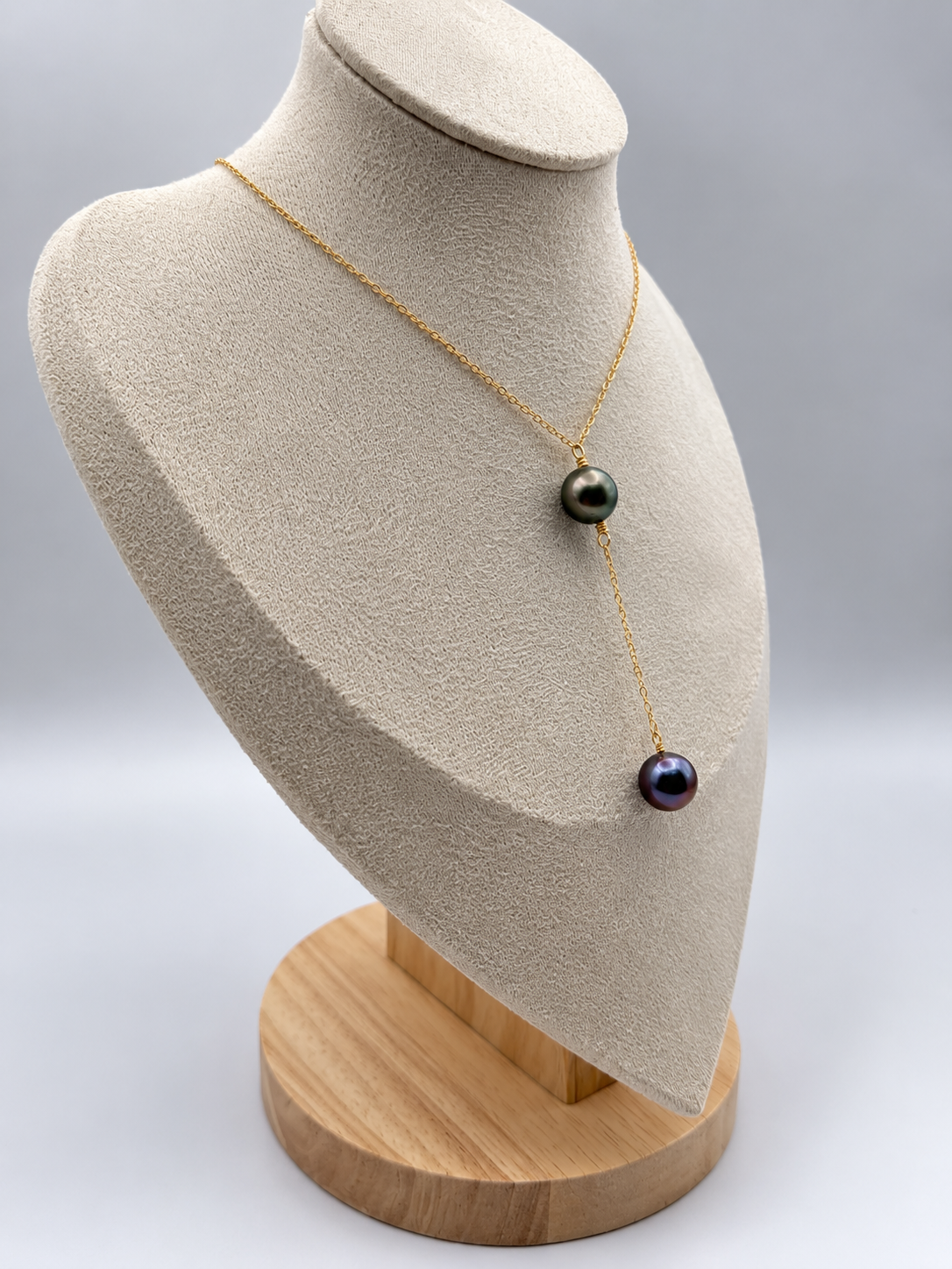 Collier Heiata gold filled et perles de Tahiti 10–11 mm, autre vue – Anaora Pearls