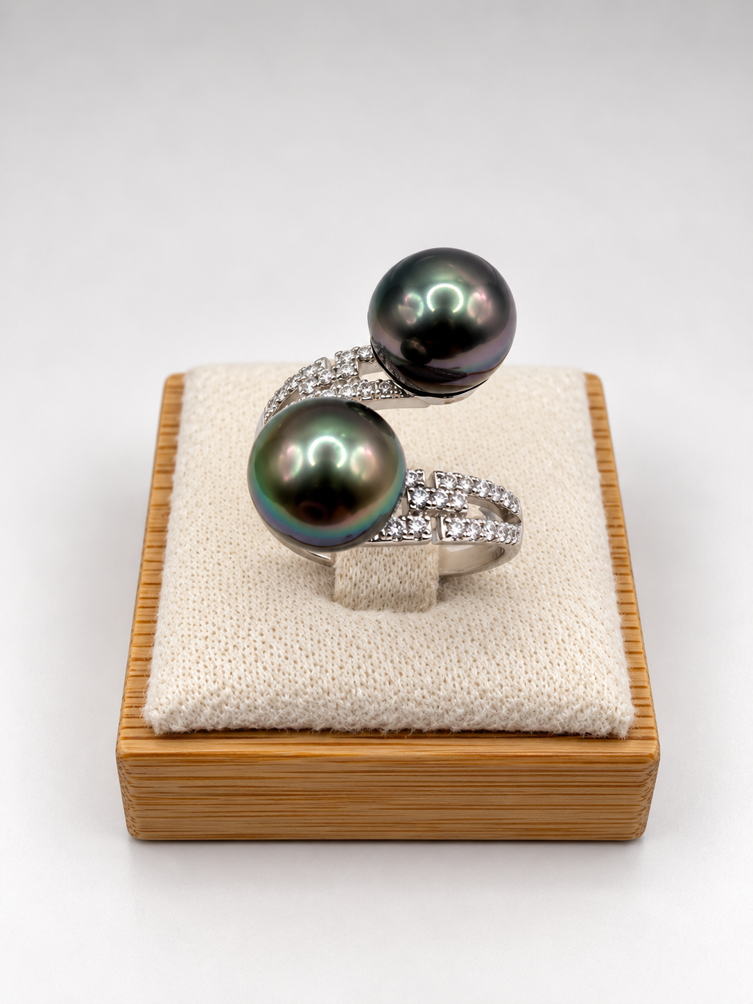 Bague Vaimiti branches pavées et perles de Tahiti, vue de profil – Anaora Pearls