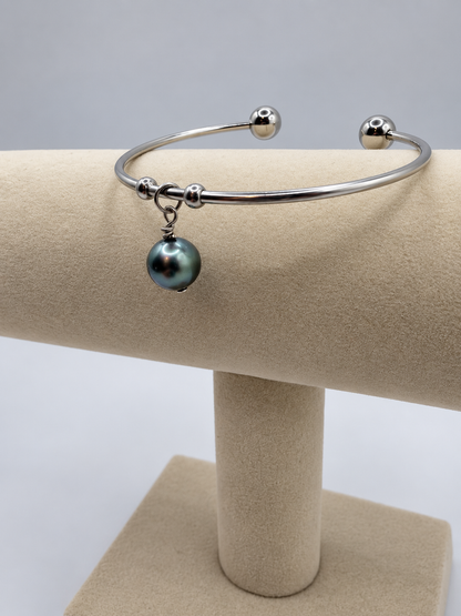 Bracelet Tiare jonc acier perle de Tahiti porté – Anaora Pearls