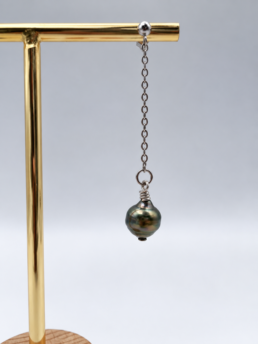 Boucles d'oreilles Vaimiti perles de Tahiti portées – Anaora Pearls