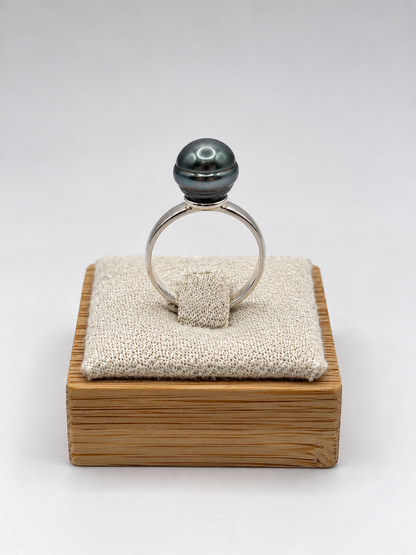 Bague Mahana perle de Tahiti cerclée, vue de détail – Anaora Pearls