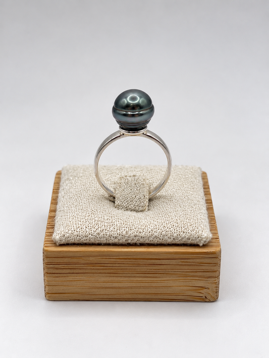 Bague Mahana perle de Tahiti cerclée, vue de détail – Anaora Pearls