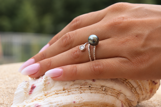 Bague Teata spirale en argent 925 avec perle de Tahiti baroque et strass – Anaora Pearls