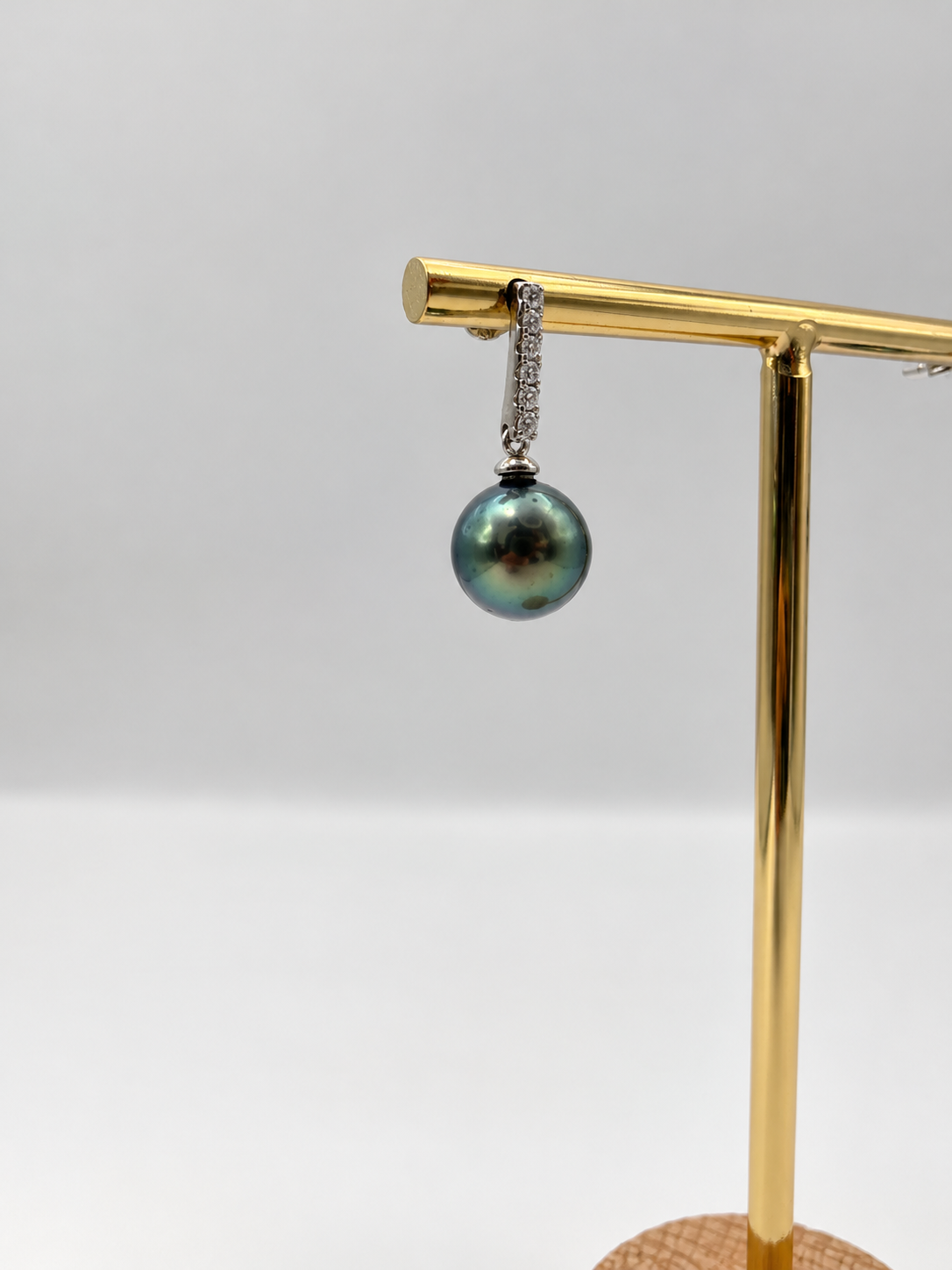 Boucles d'oreilles Matie perles de Tahiti vertes, argent 925 – Anaora Pearls