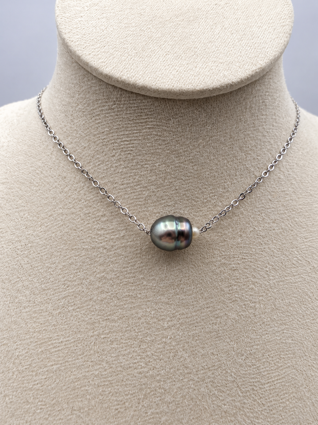 Collier Moana argenté perle de Tahiti, vue de détail – Anaora Pearls