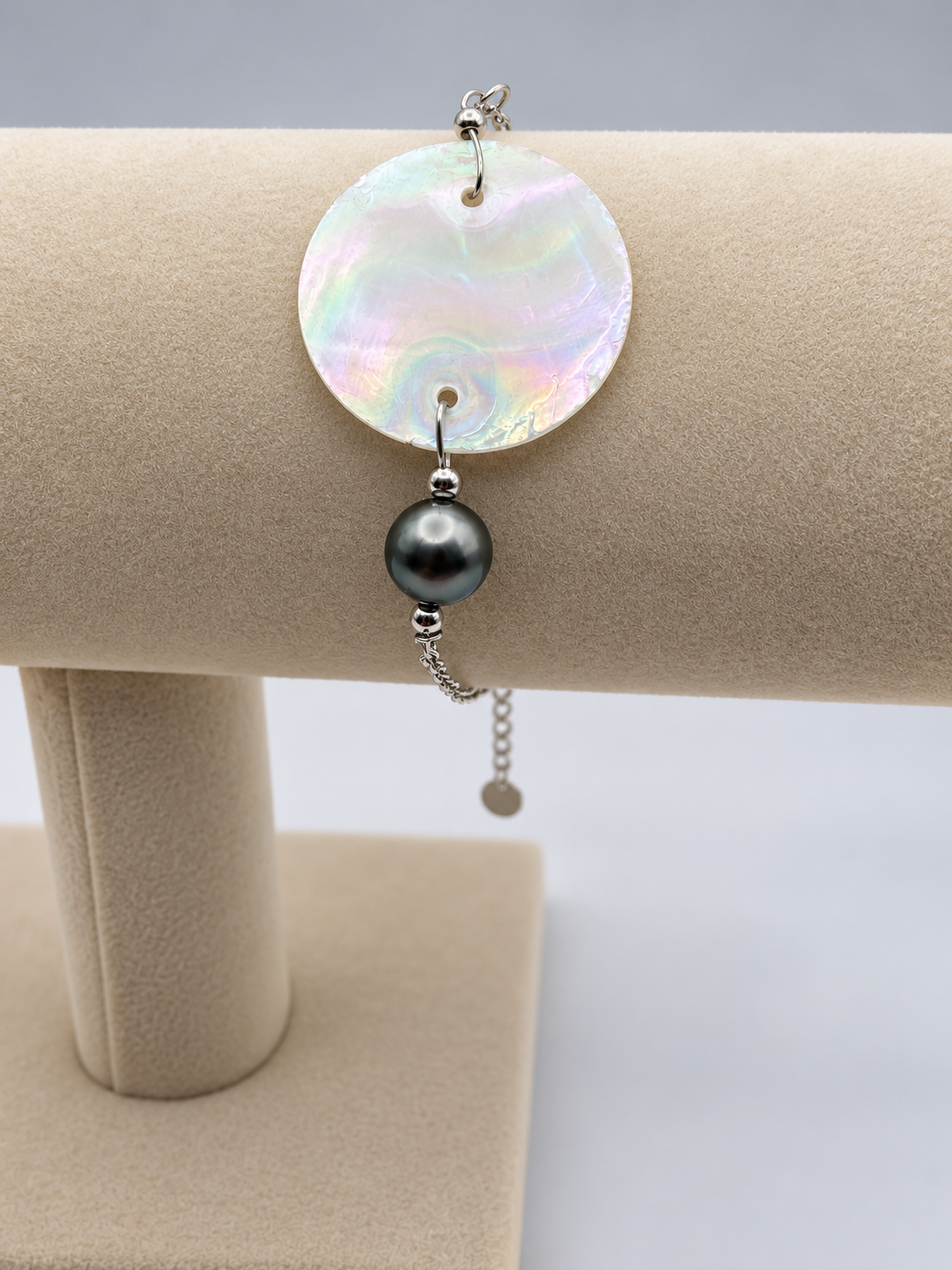 Bracelet Mahina perle de Tahiti et nacre porté – Anaora Pearls