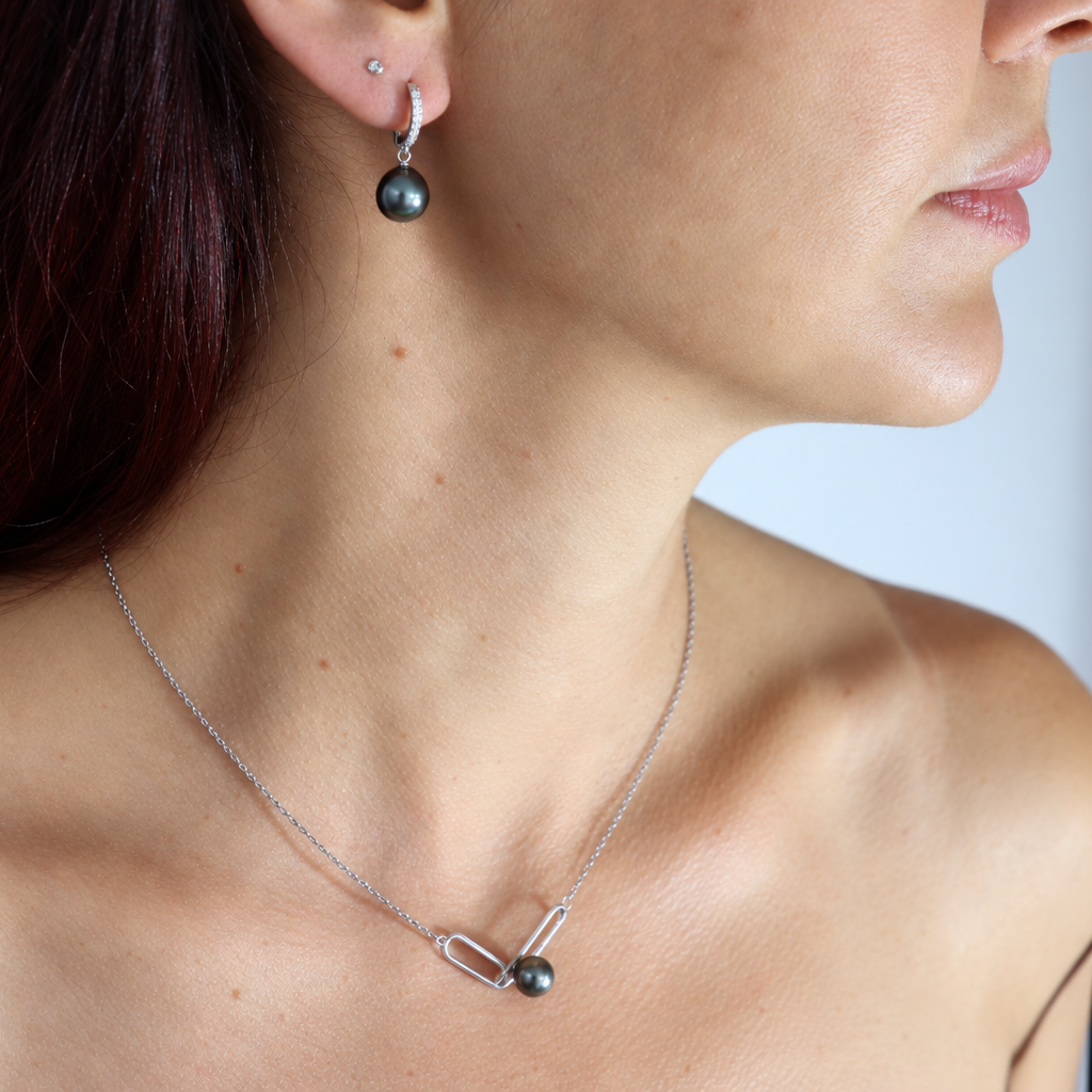 Collier Vahine pendentif ovale ajouré argent 925 et perle de Tahiti ronde qualité A – Anaora Pearls