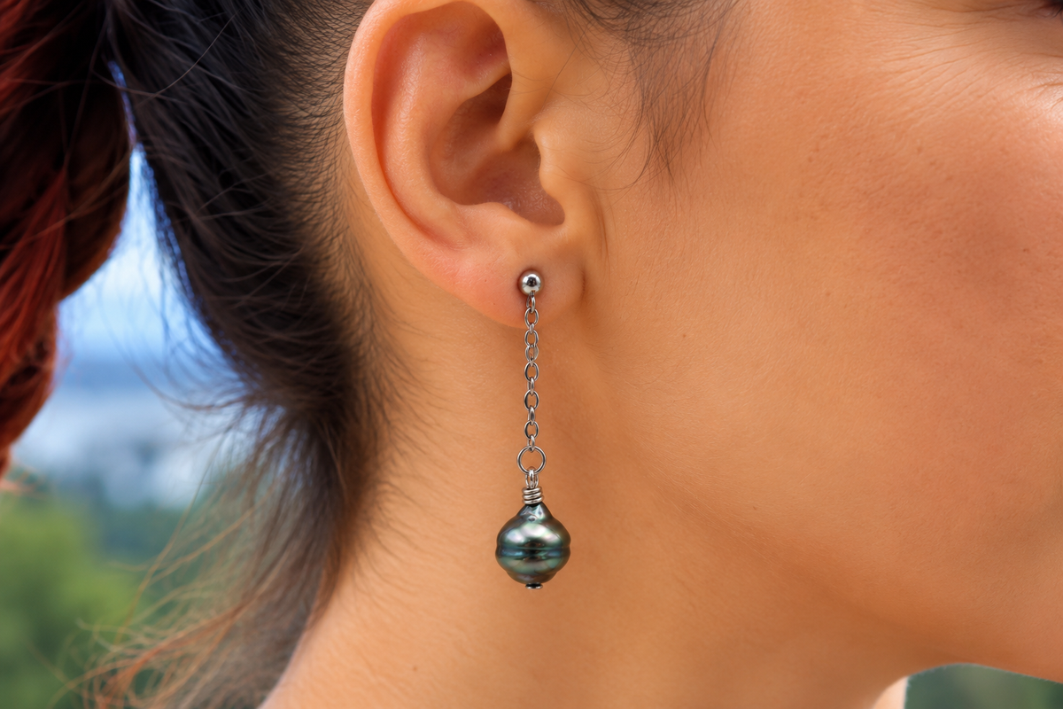 Boucles d'oreilles Vaimiti pendantes et perles de Tahiti cerclées – Anaora Pearls