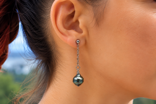 Boucles d'oreilles Vaimiti pendantes et perles de Tahiti cerclées – Anaora Pearls