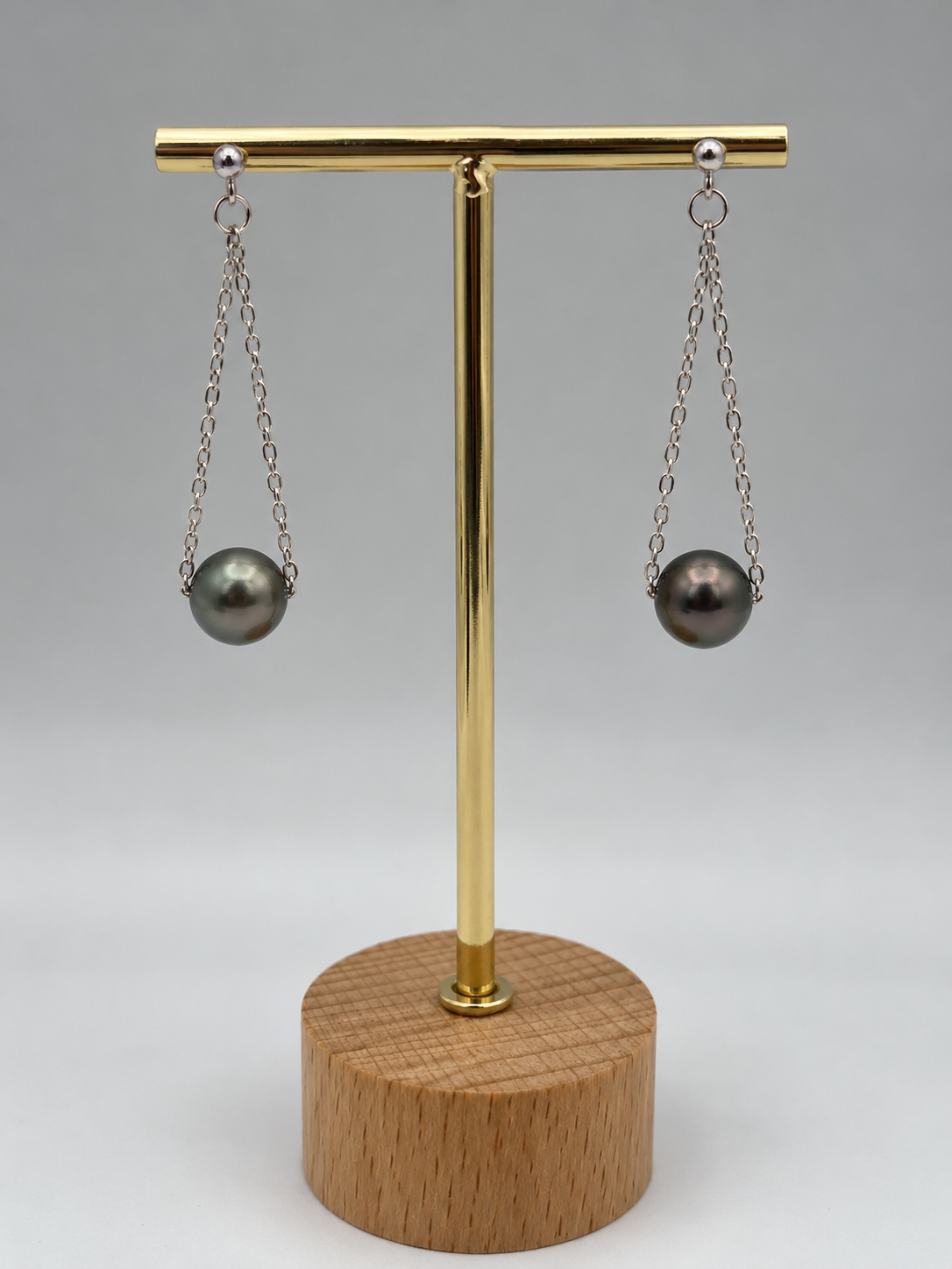 Boucles d'oreilles Matai perles de Tahiti portées – Anaora Pearls