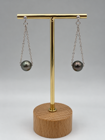 Boucles d'oreilles Matai perles de Tahiti portées – Anaora Pearls