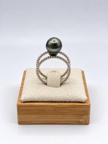 Bague Anuanua perle de Tahiti cerclée 9 mm, vue de détail – Anaora Pearls