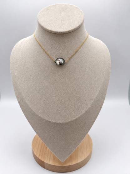 Collier Moana doré ras du cou perle de Tahiti, vue rapprochée – Anaora Pearls