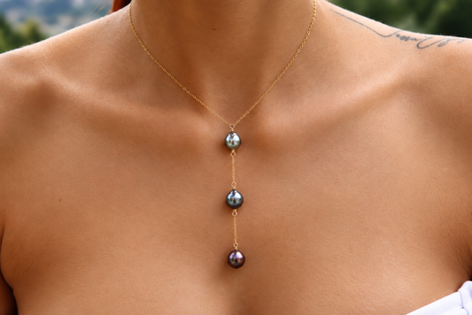 Collier Hinano lariat gold filled et 3 perles de Tahiti gouttes qualité A – Anaora Pearls