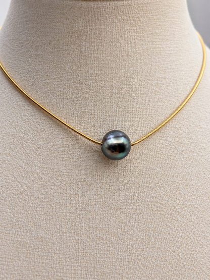 Collier Tepoe doré perle de Tahiti, vue de détail – Anaora Pearls