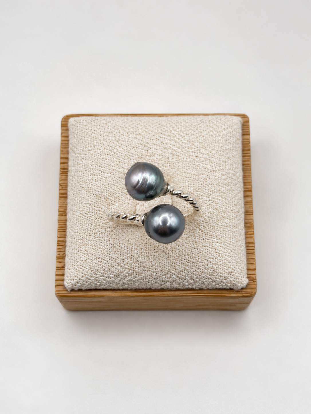 Bague Hina perles de Tahiti baroques portée – Anaora Pearls